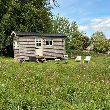 Little Orchard Retreats