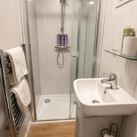 Little Orchard Retreats Harrogate