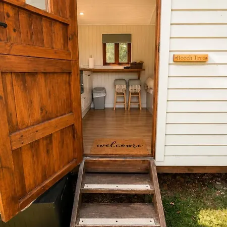 Little Orchard Retreats