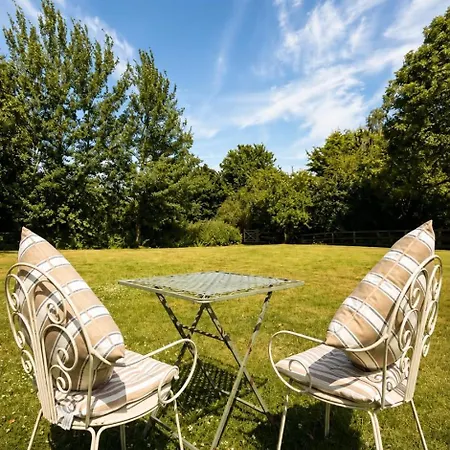 Little Orchard Retreats *