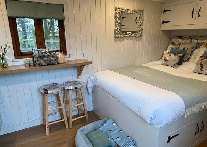 Luxe tent Little Orchard Retreats Harrogate