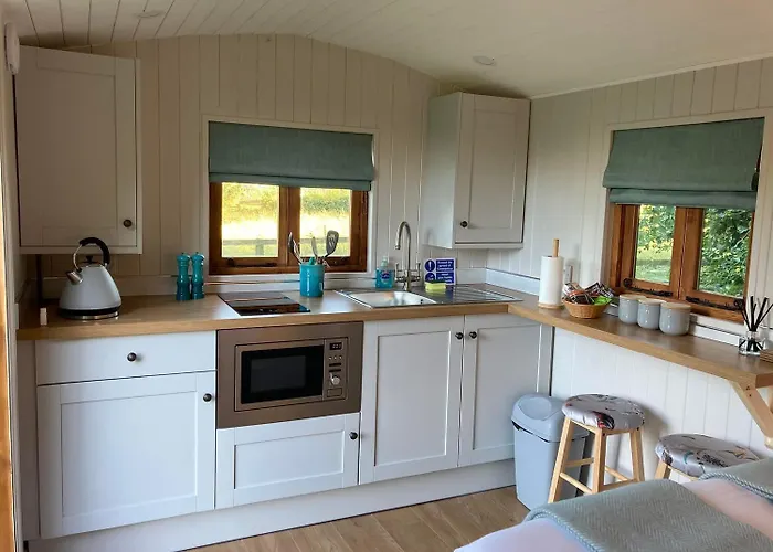 Luxury tent Little Orchard Retreats
