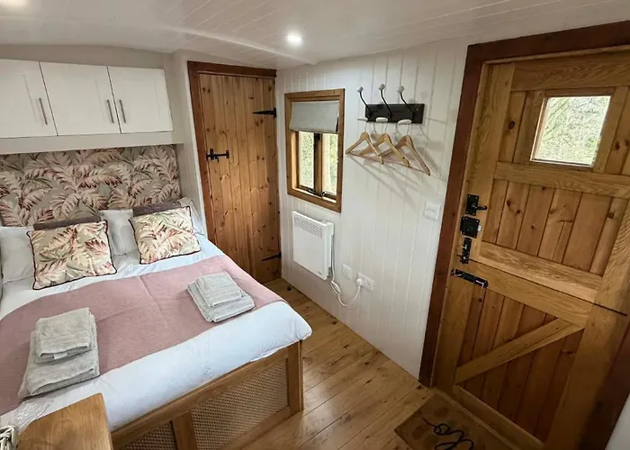 Little Orchard Retreats *