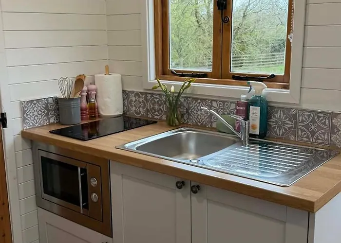 Luxe tent Little Orchard Retreats *