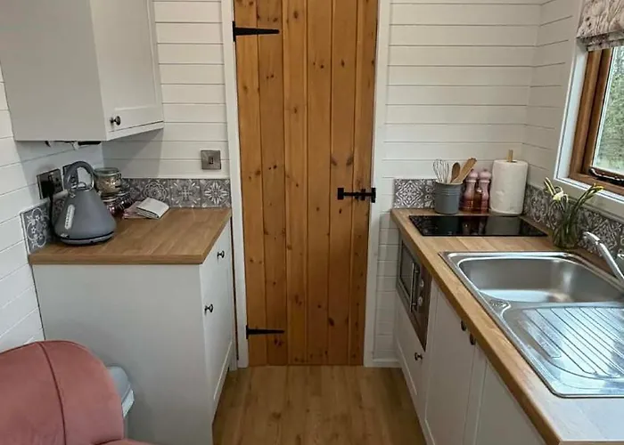 Little Orchard Retreats *